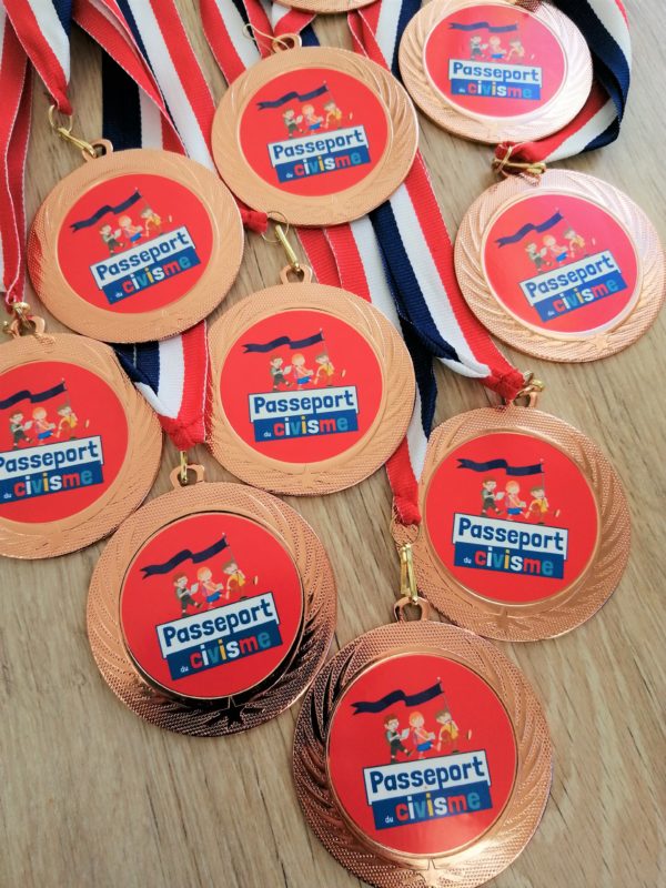 Lot de 50 médailles bronze diamètre 7 cm